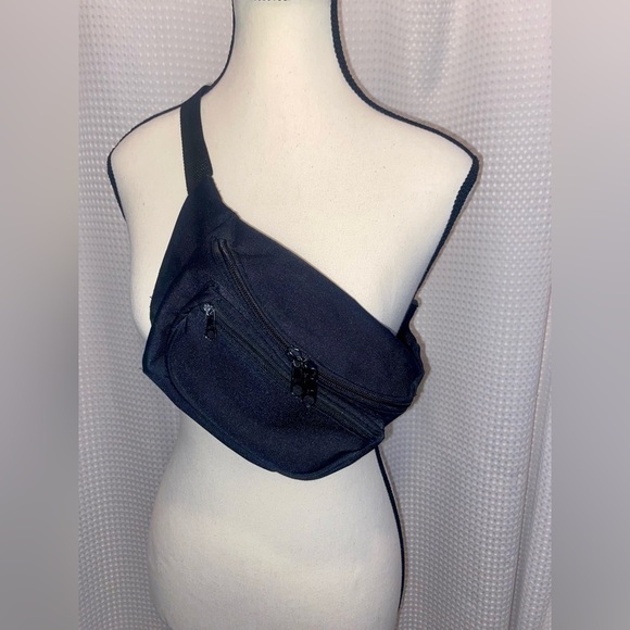Unisex black unbranded waist Fanny Pack with adjustable strap - Picture 1 of 8